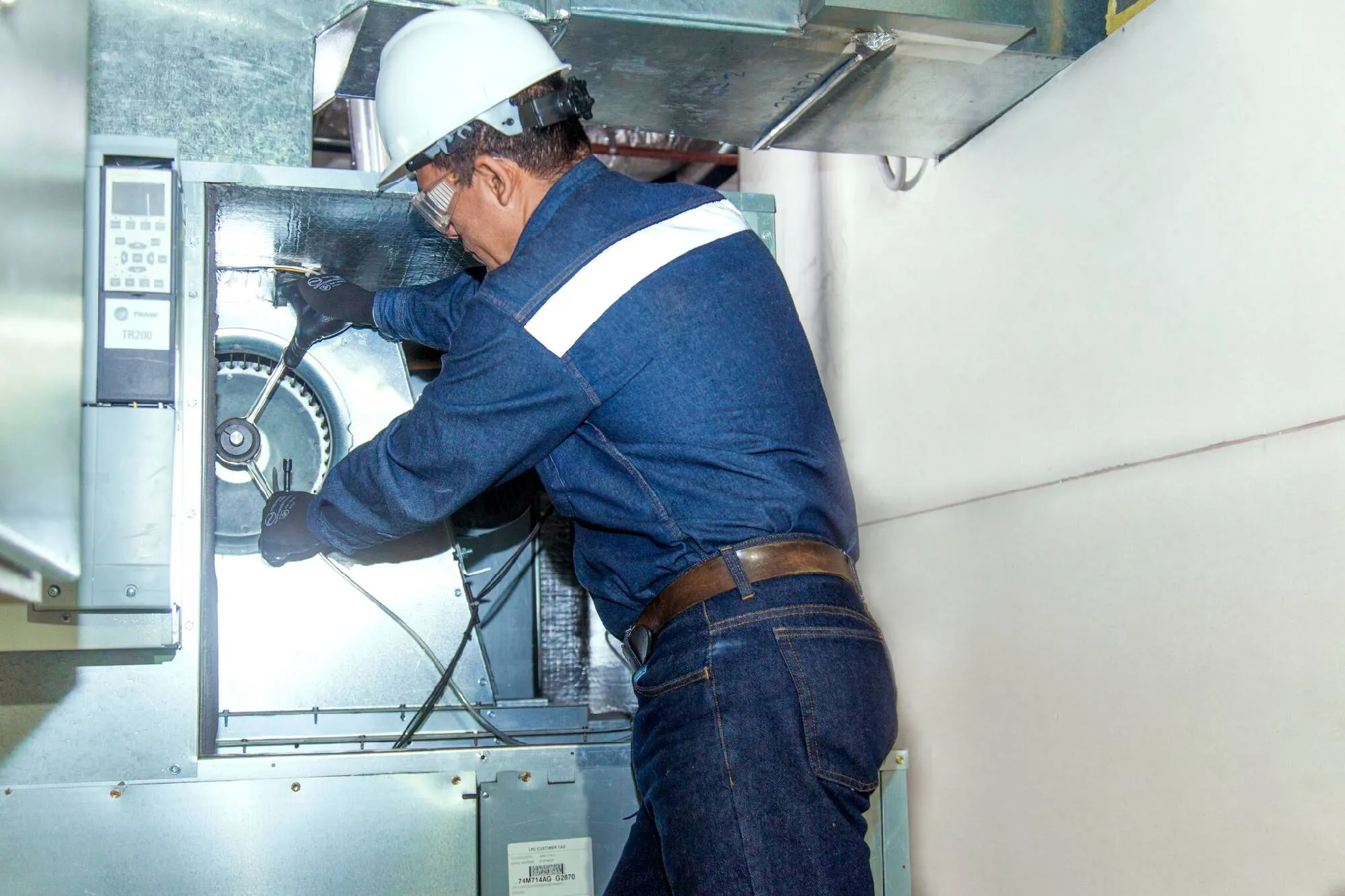 PROYECTOS Y SERVICIOS